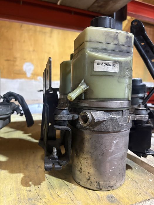 Bomba direção Ford Focus MK2