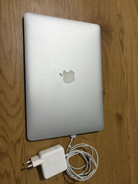 MacBook 2015 na caixa