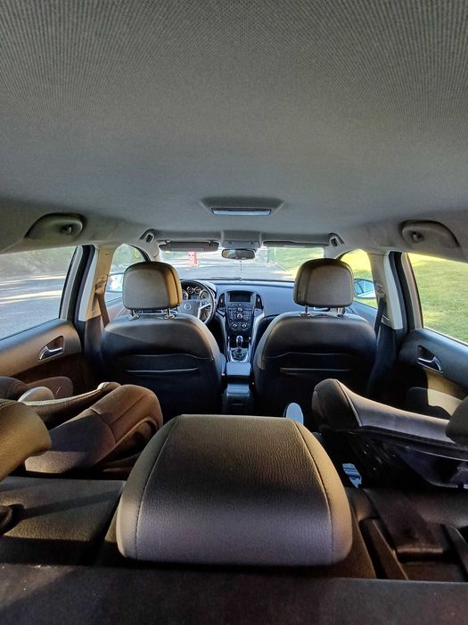 Opel Astra sport touring  1.6 CDTI — photo 5