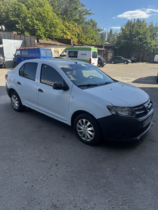Dacia Logan 2016 год 1.6 Газ-бензин Оформление !