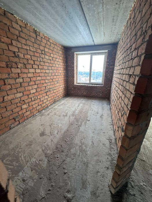 2к, Виставка , середній повер, зарічанська, ціна топ, оформлення за вл