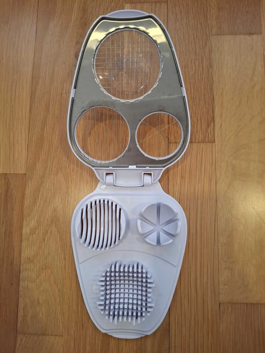 Hard-Boiled Egg Slicer with Three Cutting Patterns445759182572113921