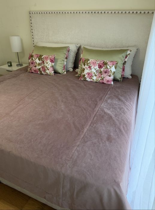 Quarto completo Cama King Size 200x200 em veludo branco/Bege