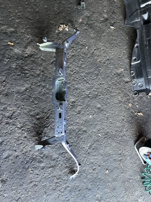 Bolt ev 23 рік установочна панель телевізор