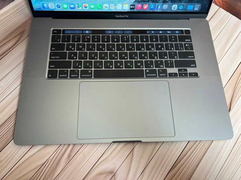 Ультрабук Apple MacBook Pro 16 2019 A2141 з екраном 16"