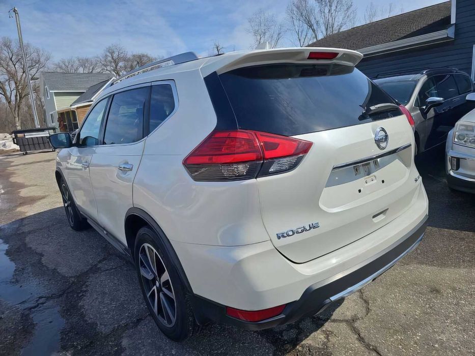 Nissan Rogue SL      2017