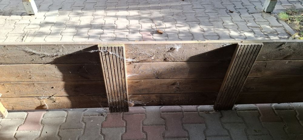 Drewniana zabudowa z deski tarasowej, warzywniak