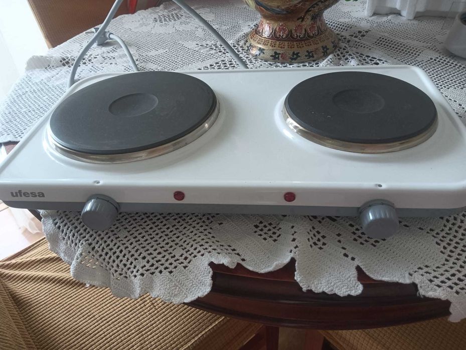 Fogão elétrico antigo sem uso – funcional