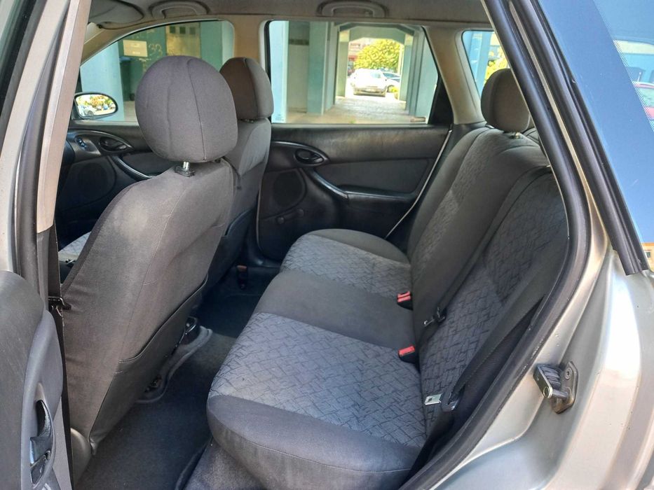 Ford focus 1.4 16v full estras