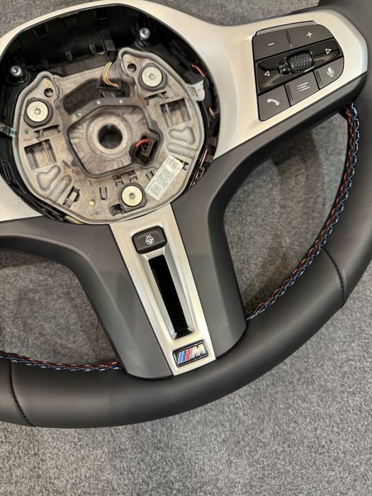 Руль BMW M (G01 G02 G05 G06 G07 G11 G12 G15 G16 G20 G22 G26 G30 G32)