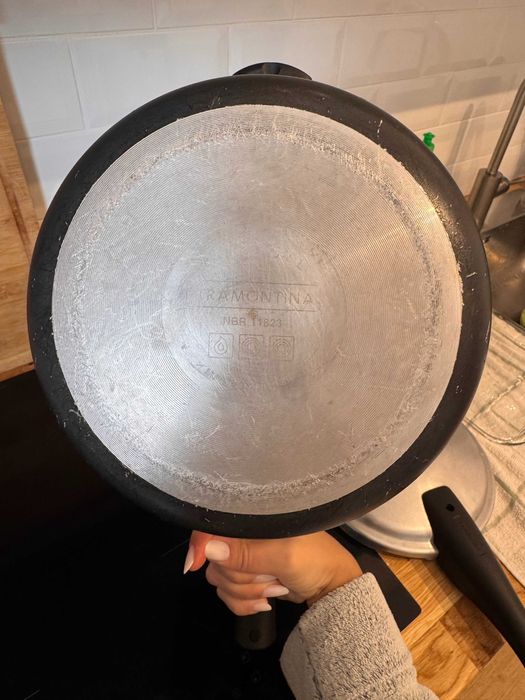 Panela de Pressão Tramontina Preta 4,5L Antiaderente Como Nova