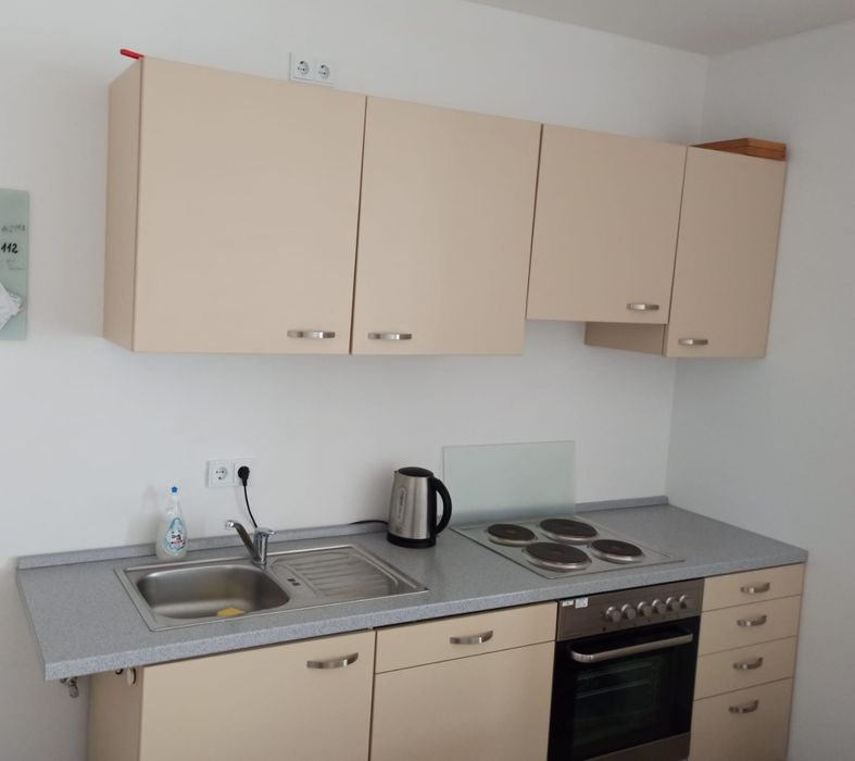 Sprzedam kuchnię ze zdjęcia z osprzętem .