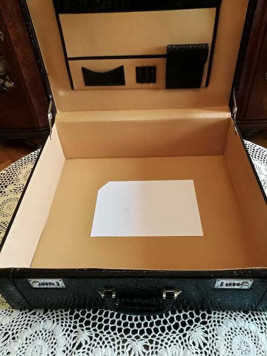 Neseser Walizka na zamek szyfrowy