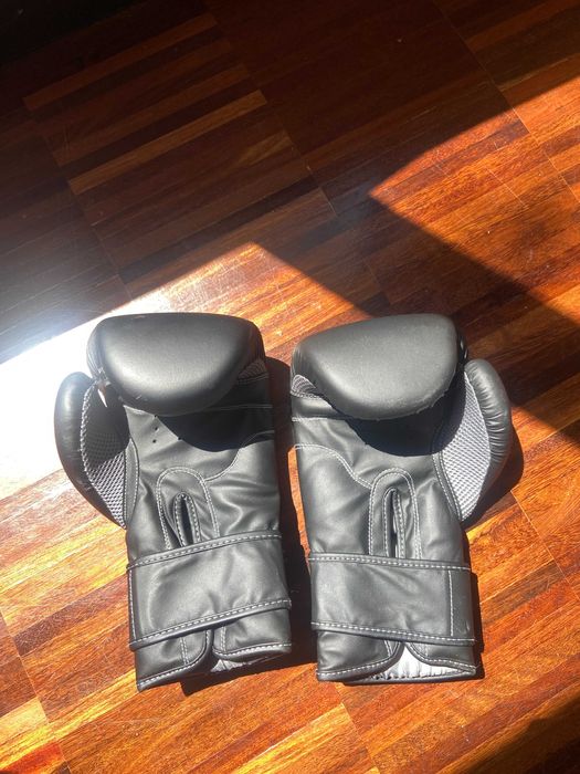 Luvas de boxe 16oz. Reebok