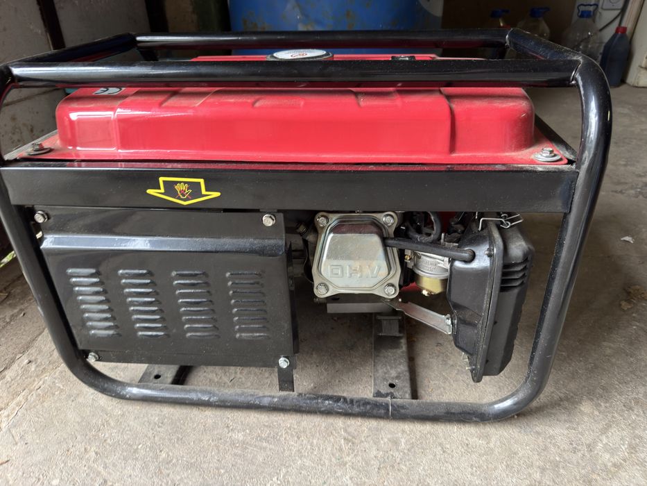 Продам бензиновий генератор Honda 3.3Kw ( 3.8Kw)