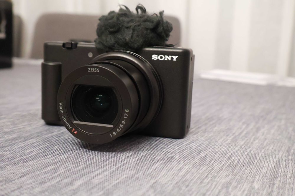 Aparat Sony ZV-1 II z lampą Godox IT20 S