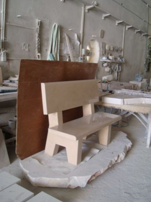 Mesa em pedra calcário branco