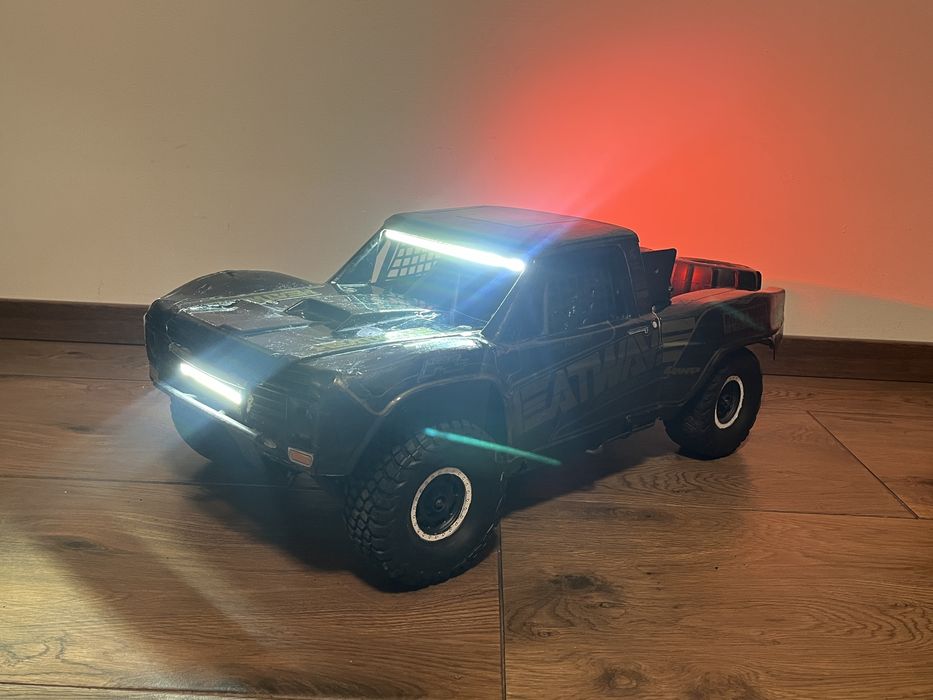 Traxxas udr combo hobbywing max8