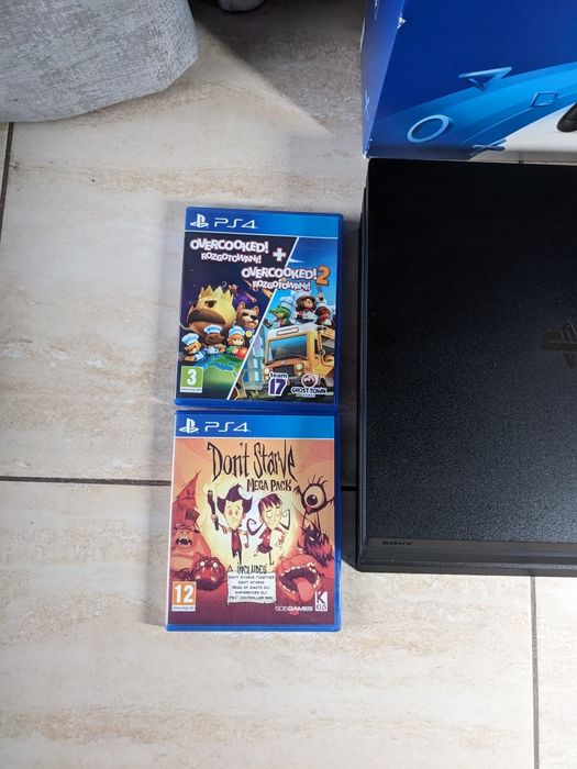 Play Station 4 Pro 1TB-pełen zestaw