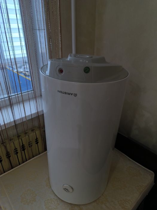 Продам бойлер АРІСТОН 80л