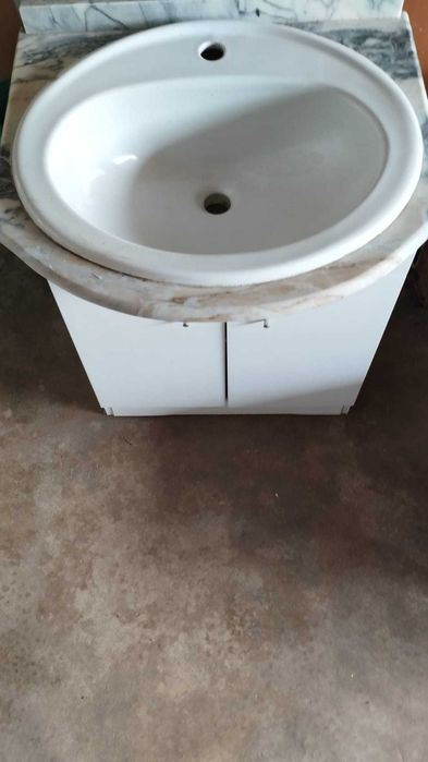 Móvel de casa de banho com tampo em mármore