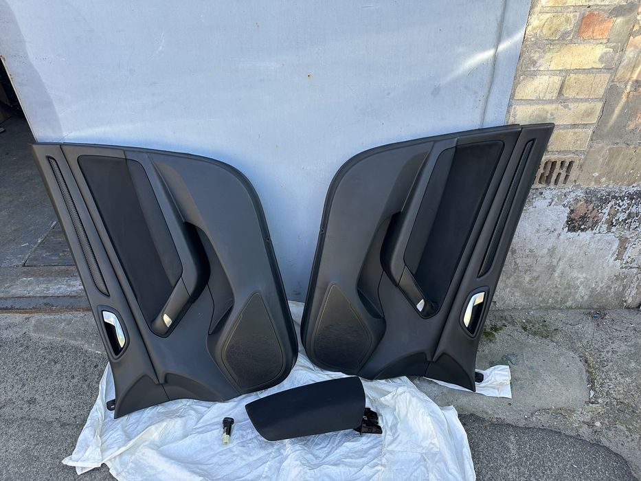 Renault Megane 4 карти дверей передні