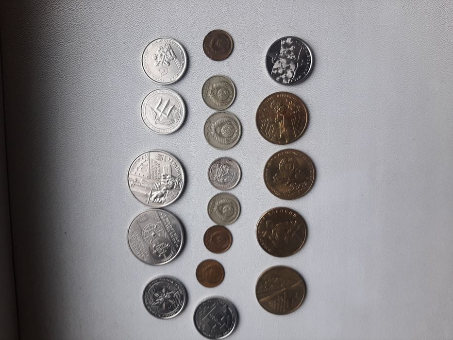 Монети.України та .