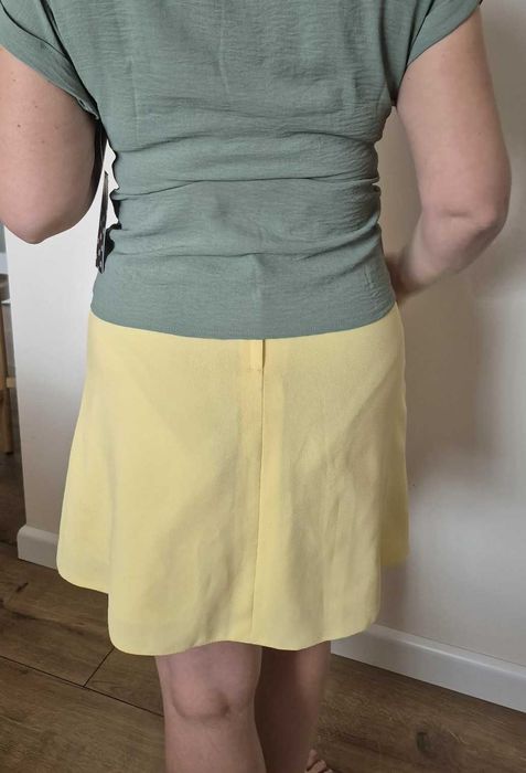 spódnica żółta mini na podszewce 34/36 XS/S