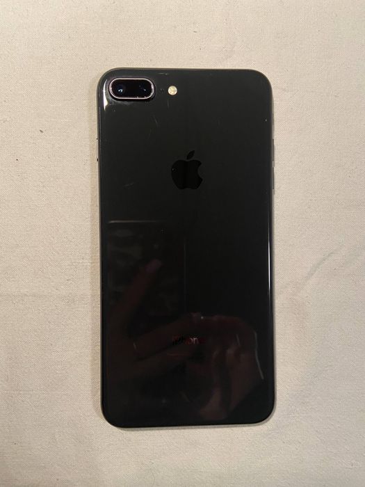 iPhone 8 Plus • 64 GB