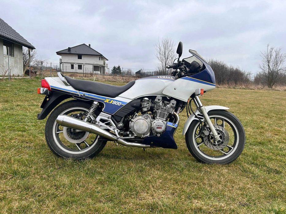 Motocykl Yamaha XJ 900