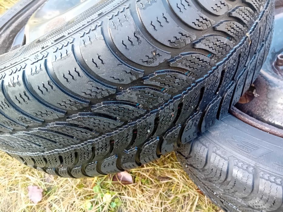 Opony zimowe plus felgi.