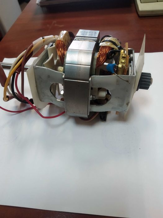 Двигатель для кухонного комбайна