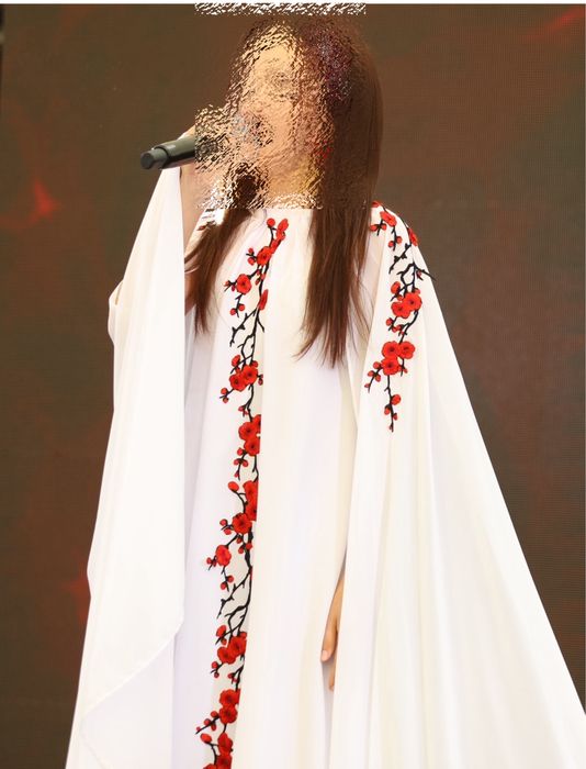 Чудова сукня для дівчинки