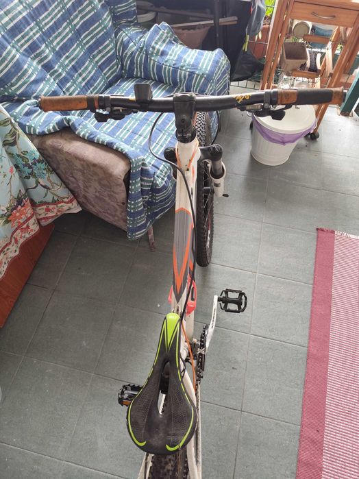 Oportunidade Bicicleta Vag equipada shimano