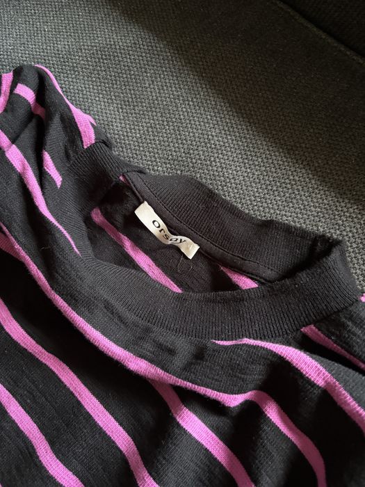 Sukienka orsay oversize w paski różowo czarne z guzikami