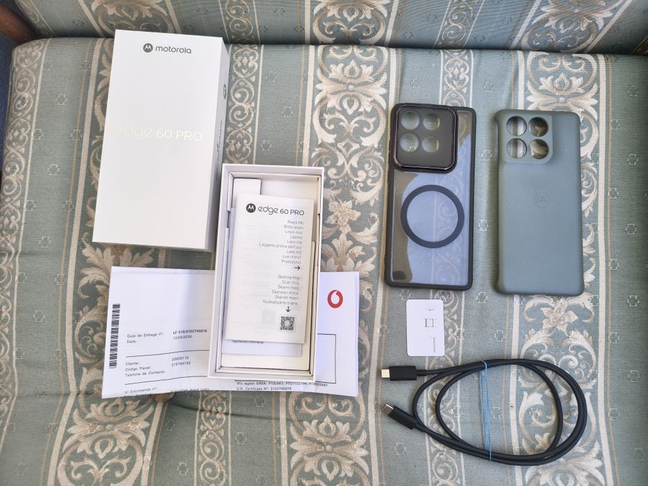 Motorola Edge 60 Pro , 512GB/12Gb Ram - fatura/garantia Vodafone até Março 2029