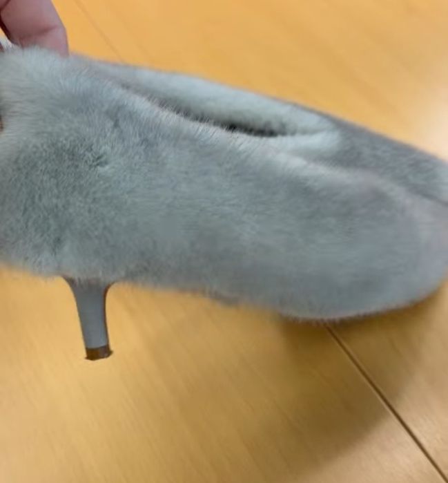 Красивые пушистые туфли