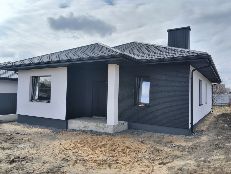 Комфортний будинок Боратин. 106 м².  900  дол за м кв. Асфальтований до