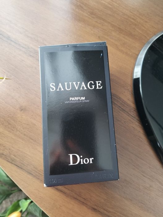 Чоловічі парфуми Dior Sauvage