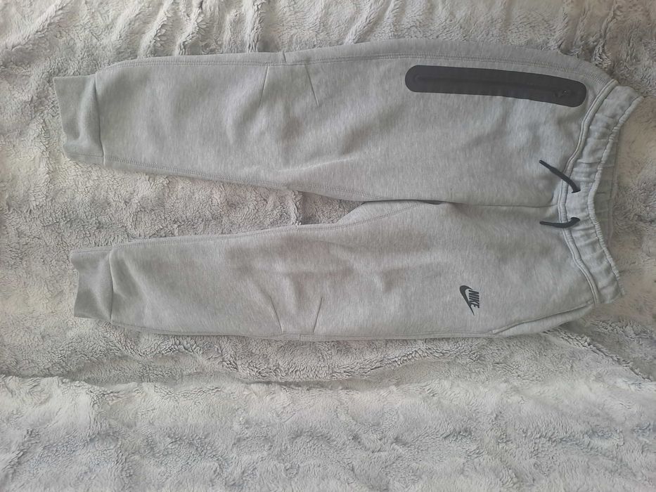 Dresy chłopięce rozmiar M(137-147cm) firmy NIKE, stan bdb