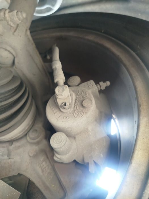 Pinça travão / maxila de travão frente esquerda AUDI A3 (8P1)