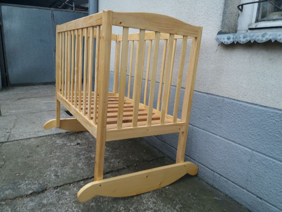 Дитяче ліжечко колиска