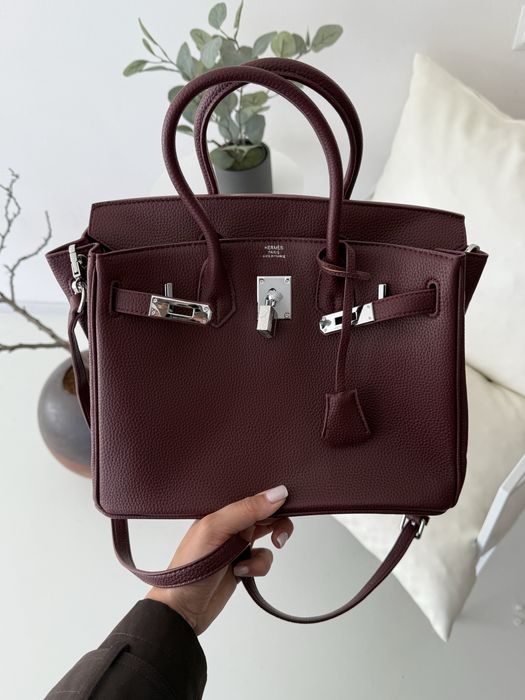 Жіноча сумка з натуральної шкіри з срібною та золотою фурнітурою