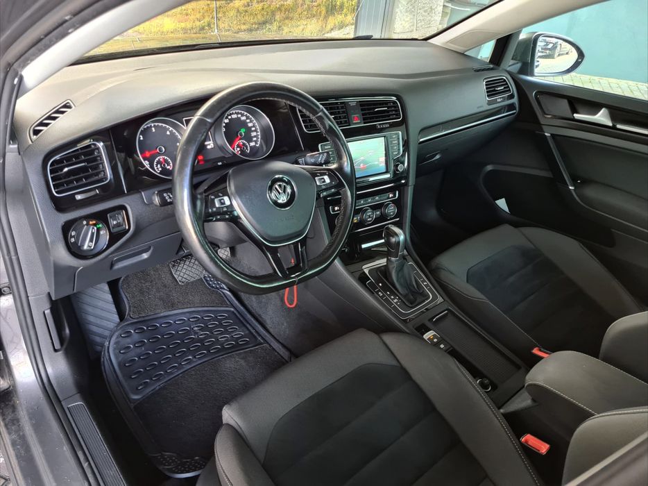 Volkswagen Golf Variant 1.6 TDi Highline DSG