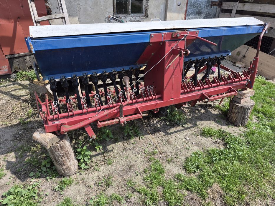 Siewnik  Isaria TYP 6000