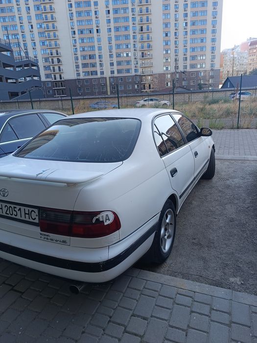 Toyota Carina  E  2.0