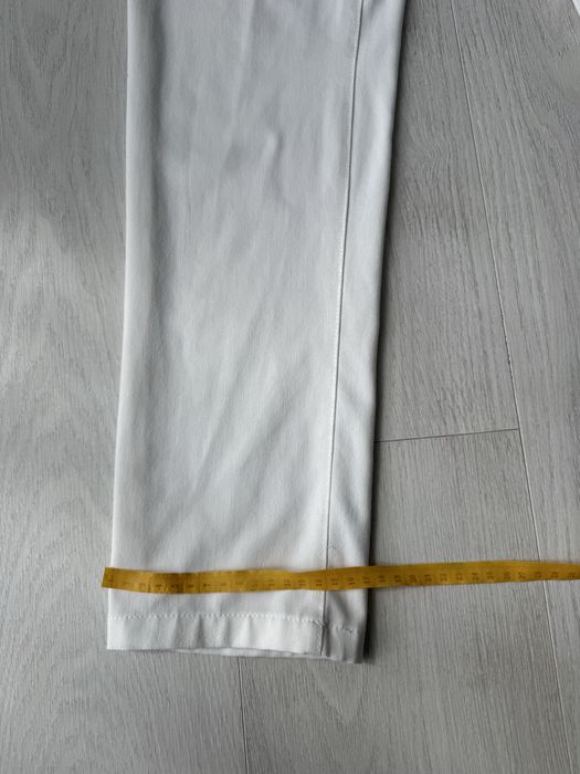 Чоловічі білі брюки zara