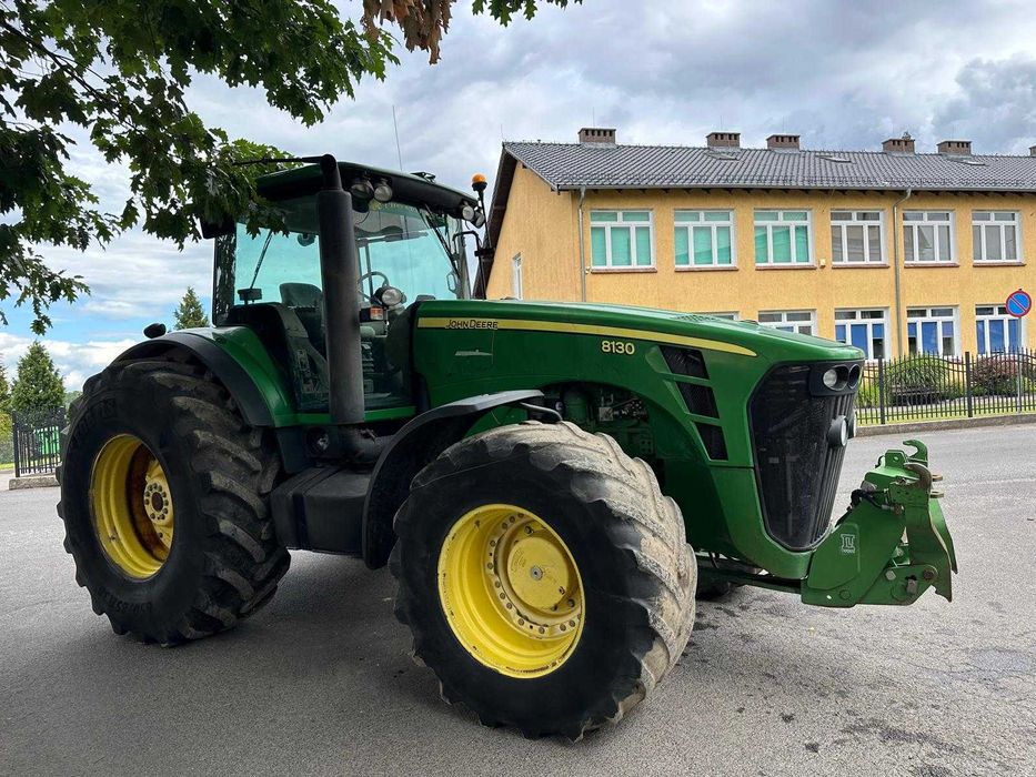 John  Deere 8130