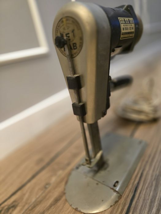 Nóż krawiecki pionowy Rak-120 sprawny