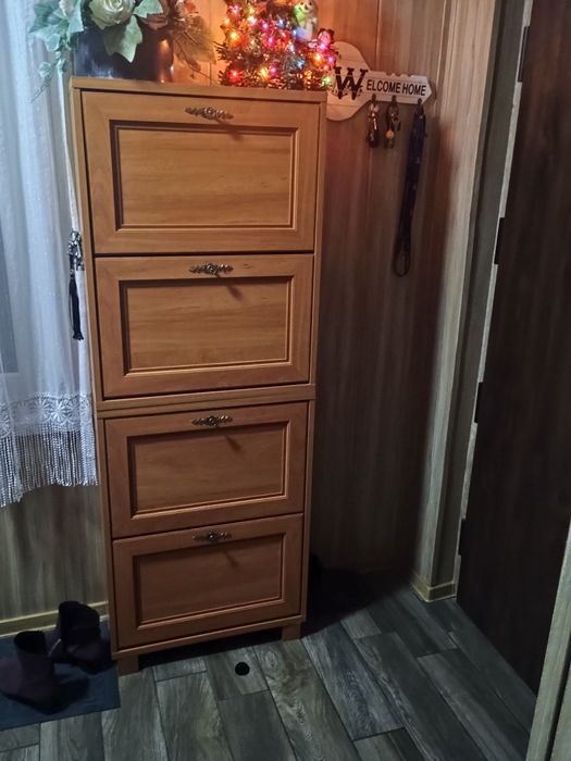 Sprzedam szafkę na buty